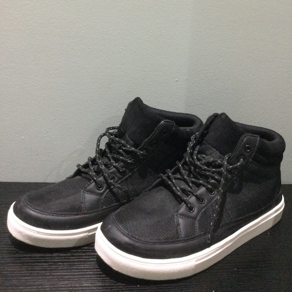 NWOT Black Sneakers with Textured Upper  Sporty Design